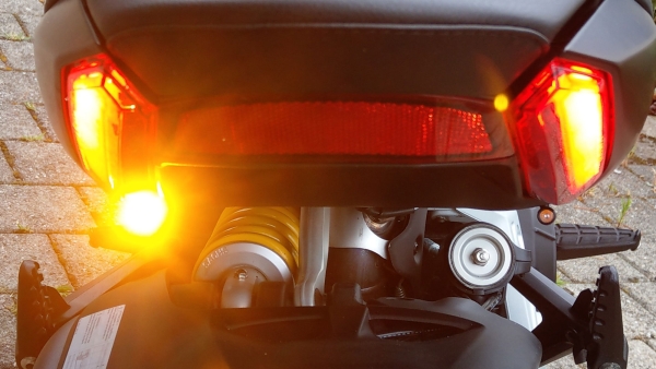 Blinker Bullet Atto schwarz