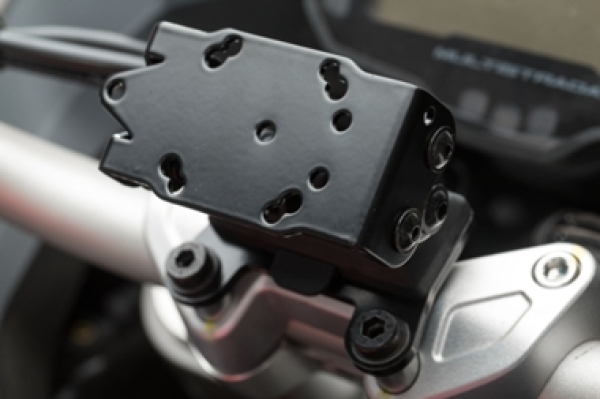 Navihalter Universal von SW Motech T-Max 500